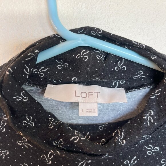 Loft Bow Turtleneck Top - Picture 2 of 5